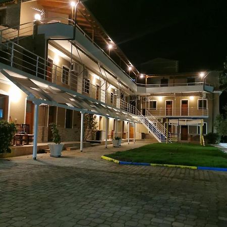 Dolce Italia Hotel Radhimë Esterno foto