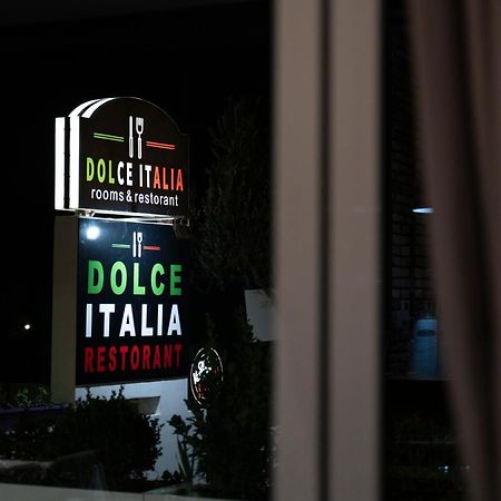 Dolce Italia Hotel Radhimë Esterno foto