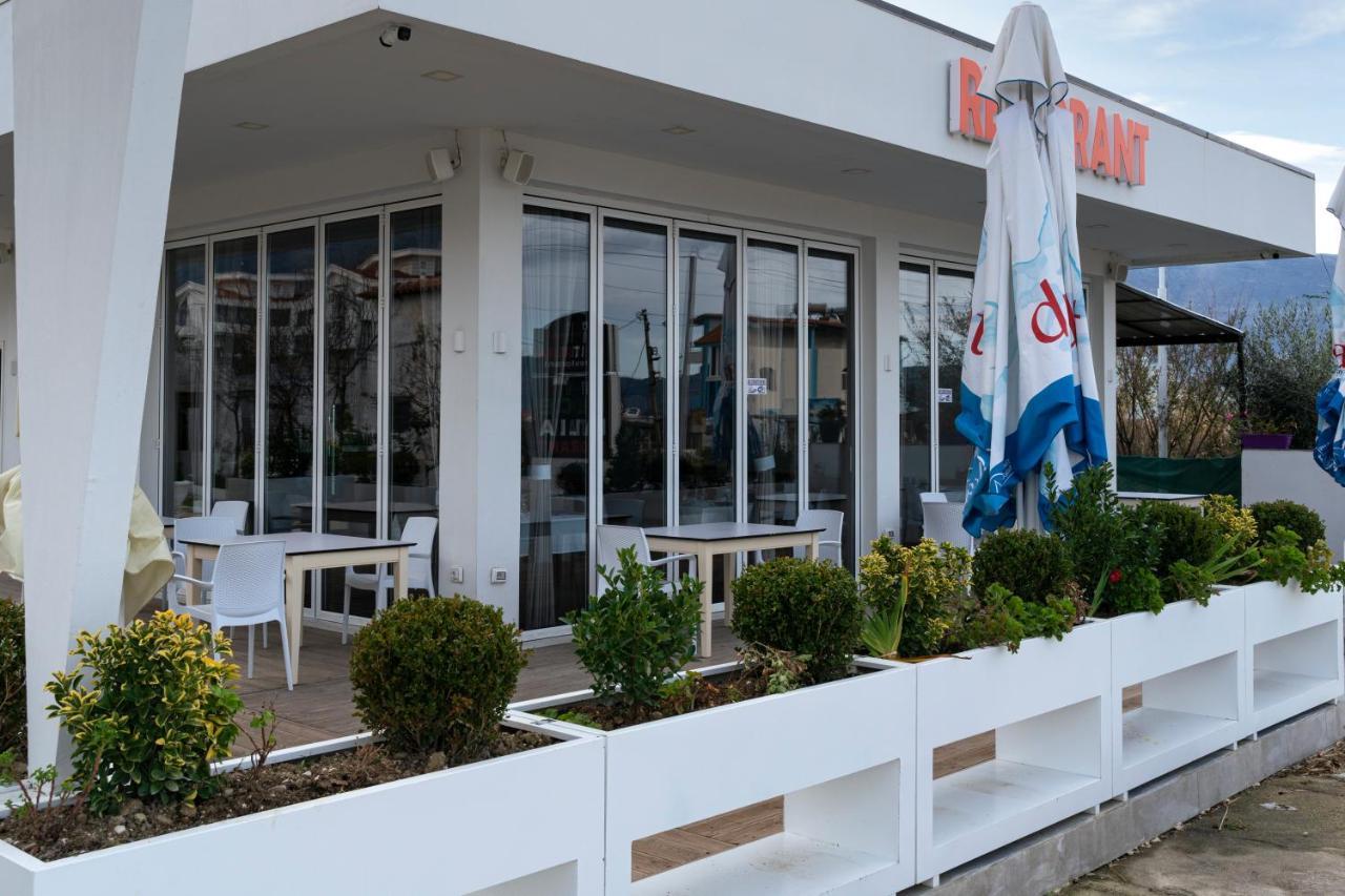 Dolce Italia Hotel Radhimë Esterno foto