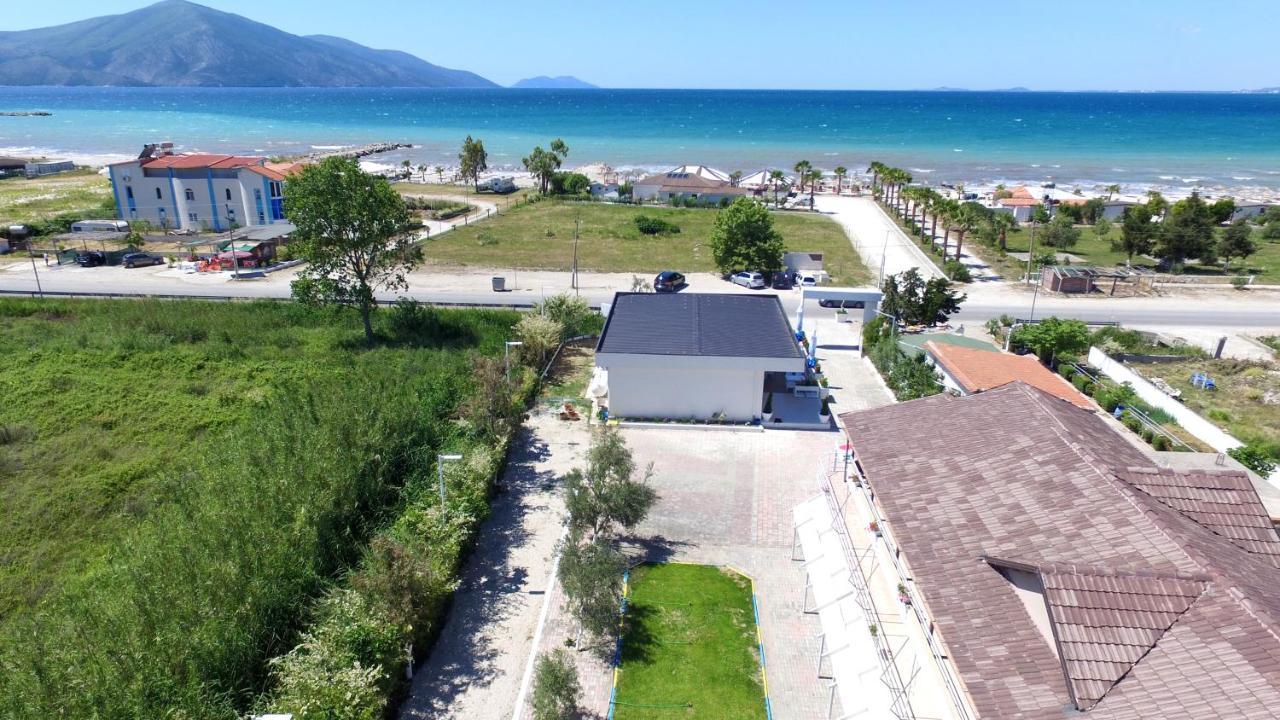 Dolce Italia Hotel Radhimë Esterno foto