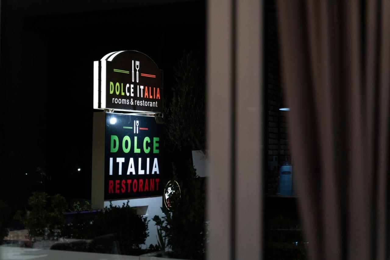 Dolce Italia Hotel Radhimë Esterno foto